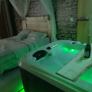Célèzen De Charme Avec Appartement Brengues
